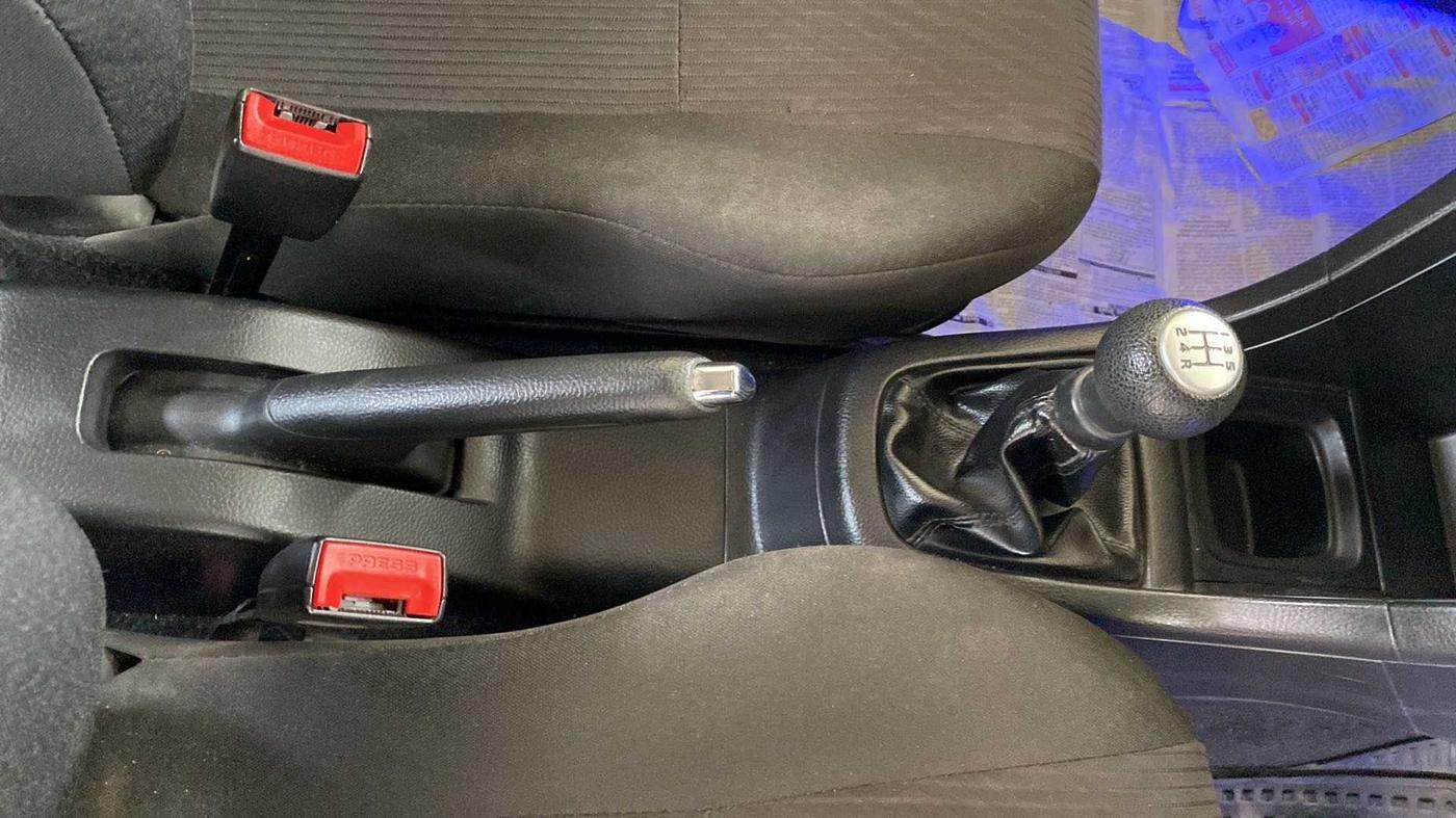 2015 Maruti Swift VDI ABS, Diesel, Manual, 40,062 km, Gear Lever