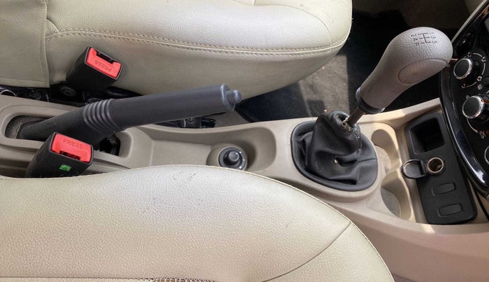 2015 Nissan Terrano XL D PLUS, Diesel, Manual, 88,694 km, Gear Lever