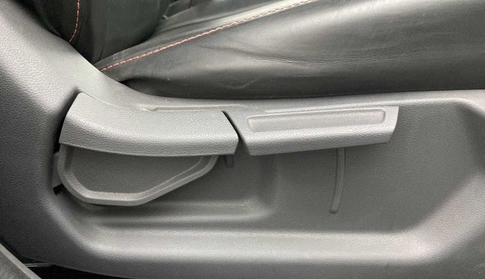 2021 Hyundai GRAND I10 NIOS ASTA 1.2 KAPPA VTVT, Petrol, Manual, 30,101 km, Driver Side Adjustment Panel
