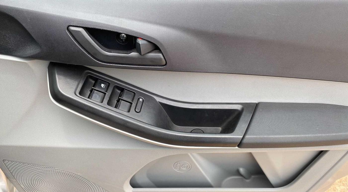2021 Tata Tiago XZ PETROL, Petrol, Manual, 26,041 km, Driver Side Door Panels Control