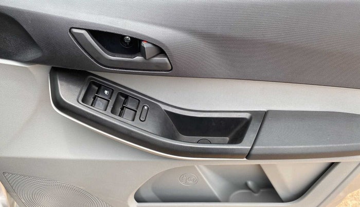 2021 Tata Tiago XZ PETROL, Petrol, Manual, 26,041 km, Driver Side Door Panels Control