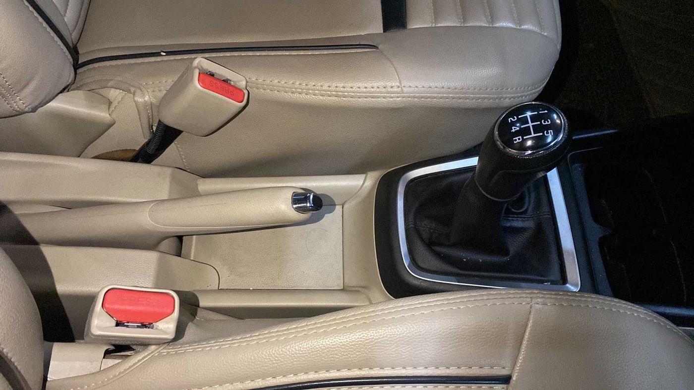 2022 Maruti Dzire ZXI, Petrol, Manual, 35,258 km, Gear Lever
