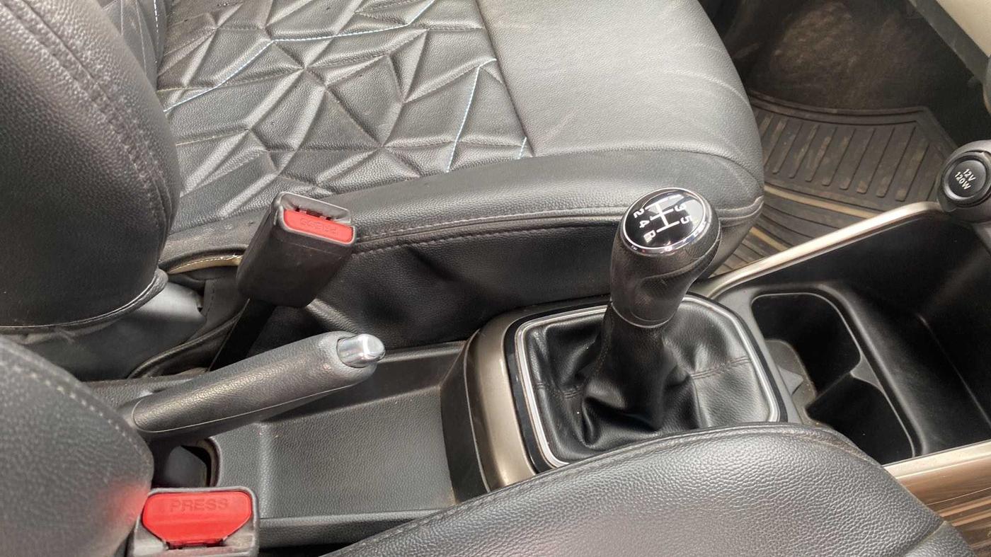 2018 Maruti IGNIS DELTA 1.2, Petrol, Manual, 34,045 km, Gear Lever