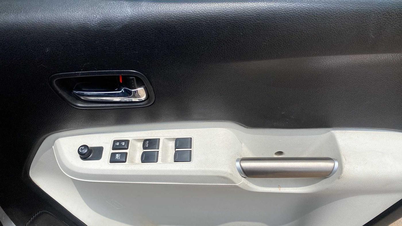 2018 Maruti IGNIS DELTA 1.2, Petrol, Manual, 34,045 km, Driver Side Door Panels Control
