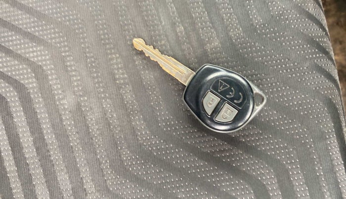 2018 Maruti Swift VXI, Petrol, Manual, 59,390 km, Key Close Up