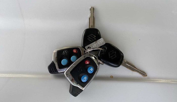 2017 Maruti Alto 800 LXI, Petrol, Manual, 76,676 km, Key Close Up