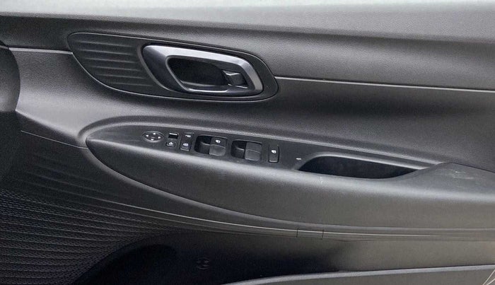 2023 Hyundai NEW I20 SPORTZ 1.2 AT, Petrol, Automatic, 10,510 km, Driver Side Door Panels Control