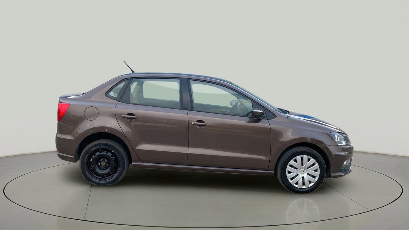 2017 Volkswagen Ameo COMFORTLINE PLUS 1.2L, Petrol, Manual, 1,01,328 km, Right Side