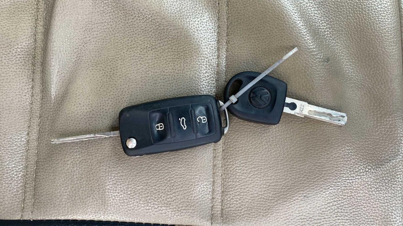 2017 Volkswagen Ameo COMFORTLINE PLUS 1.2L, Petrol, Manual, 1,01,328 km, Key Close Up