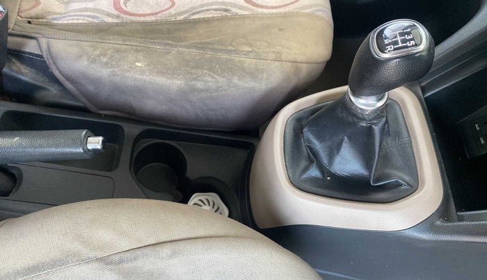 2015 Hyundai Xcent S 1.2, Petrol, Manual, 49,690 km, Gear Lever