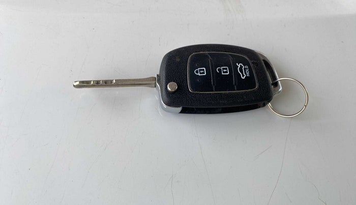 2015 Hyundai Xcent S 1.2, Petrol, Manual, 49,690 km, Key Close Up