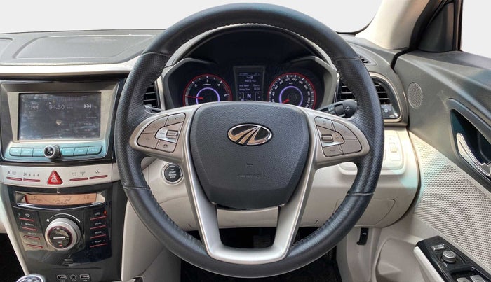 2019 Mahindra XUV300 W8 (O) 1.5 DIESEL, Diesel, Manual, 18,346 km, Steering Wheel Close Up