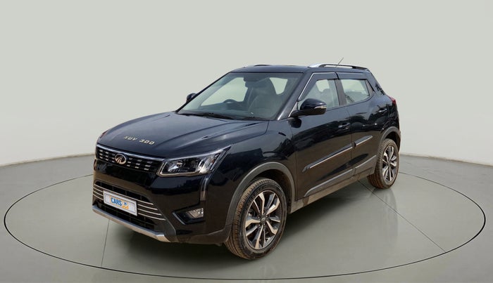 2019 Mahindra XUV300 W8 (O) 1.5 DIESEL, Diesel, Manual, 18,346 km, Left Front Diagonal