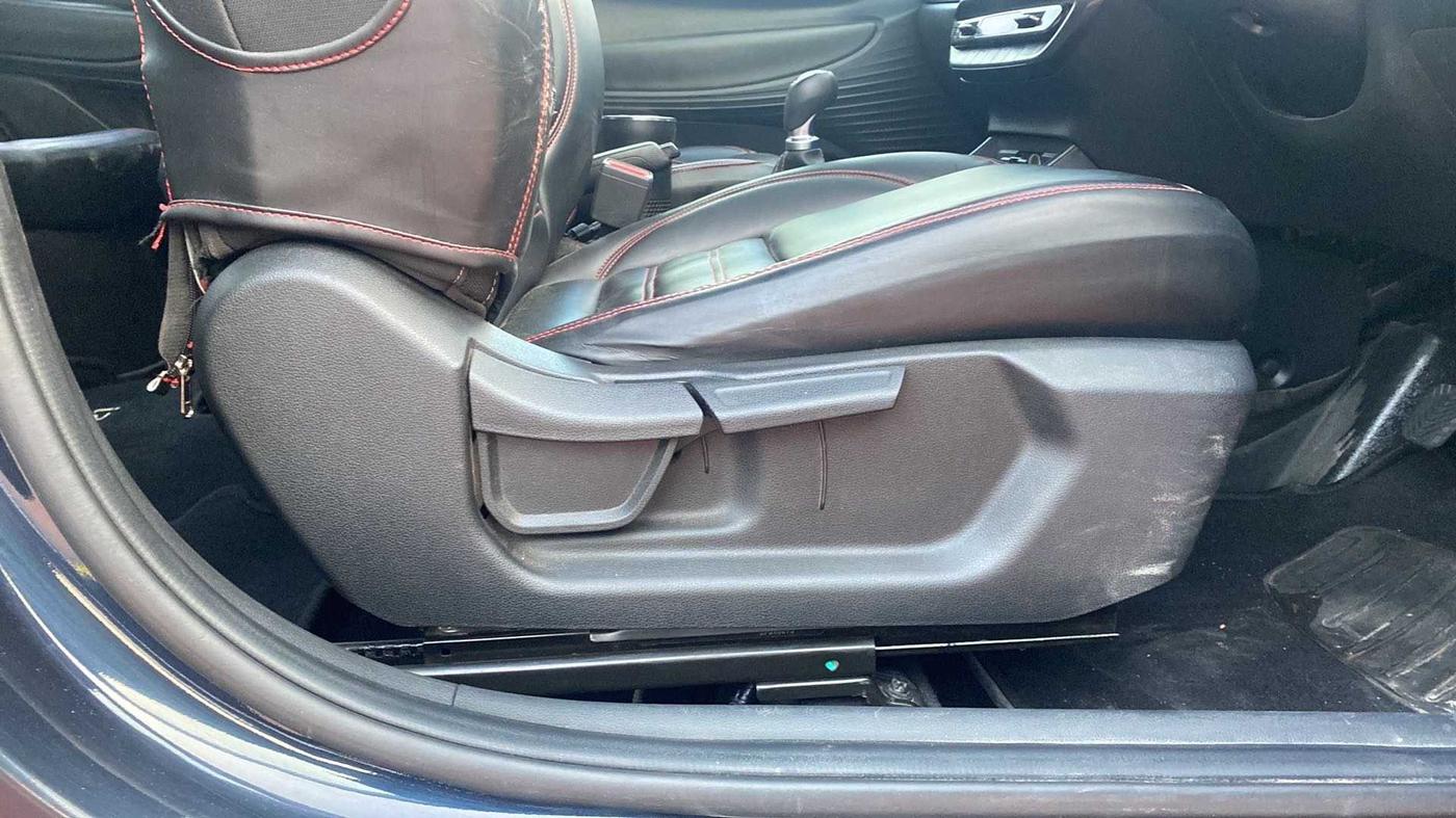 2021 Hyundai NEW I20 ASTA (O) 1.2 MT, Petrol, Manual, 32,965 km, Driver Side Adjustment Panel