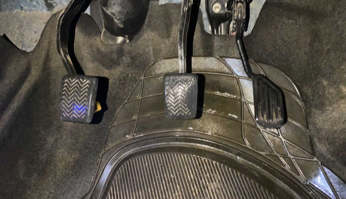 2011 Toyota Etios G, Petrol, Manual, 98,355 km, Pedals