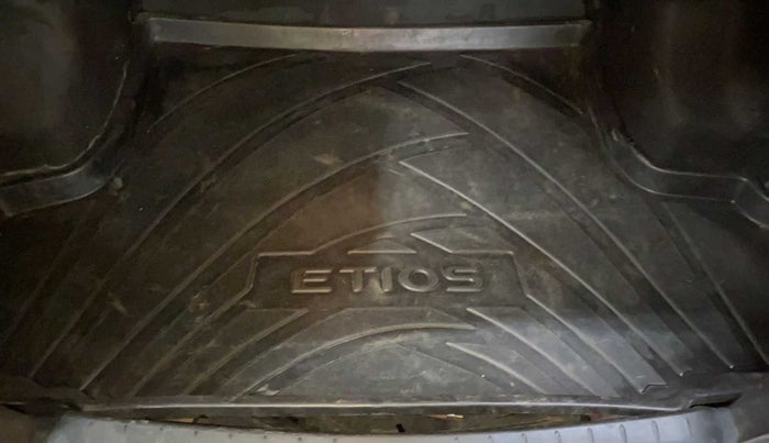 2011 Toyota Etios G, Petrol, Manual, 98,355 km, Boot Inside