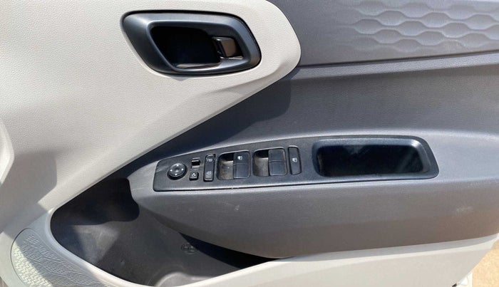2020 Hyundai AURA SX+ 1.0 TURBO GDI MT, Petrol, Manual, 39,930 km, Driver Side Door Panels Control