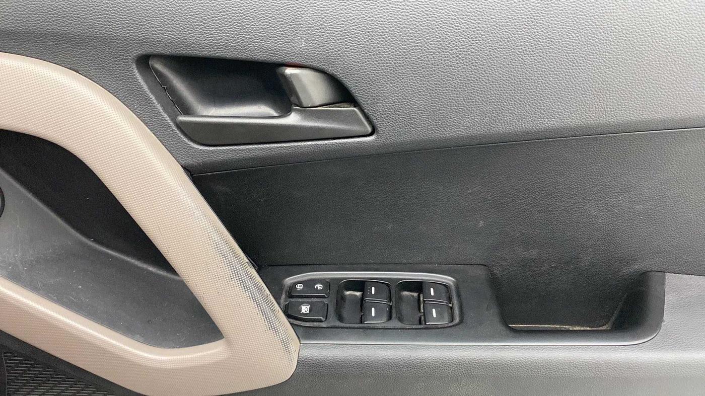 2017 Hyundai Creta E PLUS 1.6 PETROL, Petrol, Manual, 58,022 km, Driver Side Door Panels Control