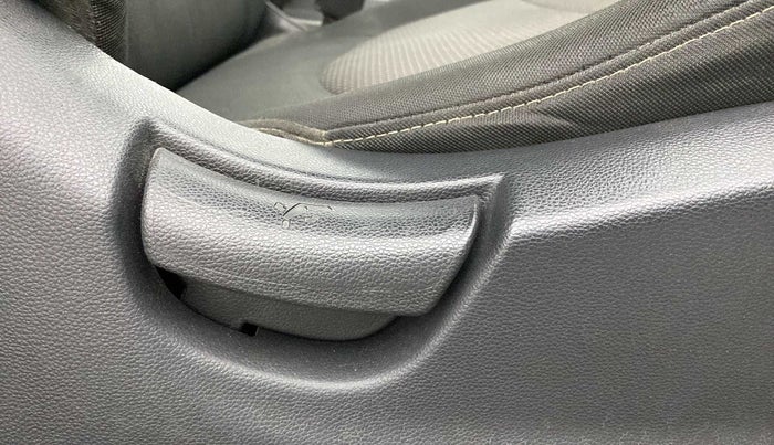 2017 Hyundai Creta E PLUS 1.6 PETROL, Petrol, Manual, 58,022 km, Driver Side Adjustment Panel
