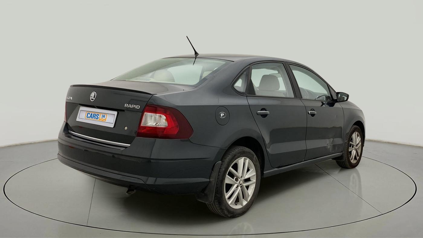 2018 Skoda Rapid STYLE 1.6 MPI AT, Petrol, Automatic, 55,595 km, Right Back Diagonal