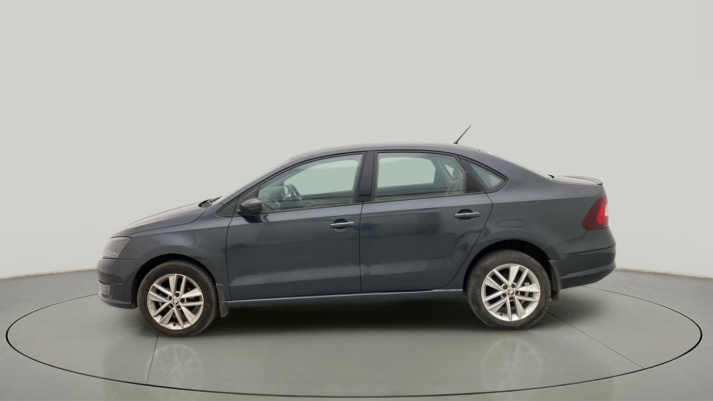 2018 Skoda Rapid STYLE 1.6 MPI AT, Petrol, Automatic, 55,595 km, Left Side