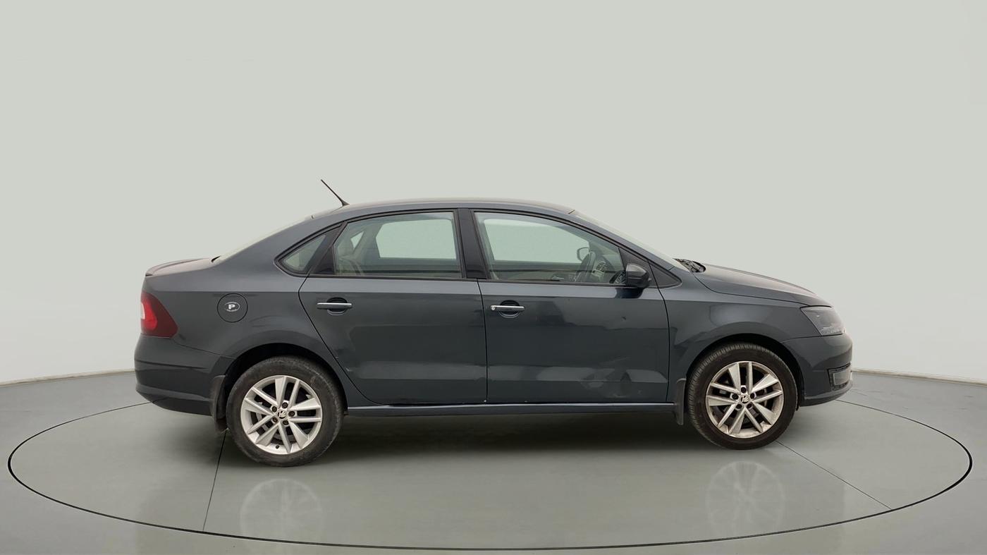 2018 Skoda Rapid STYLE 1.6 MPI AT, Petrol, Automatic, 55,595 km, Right Side View