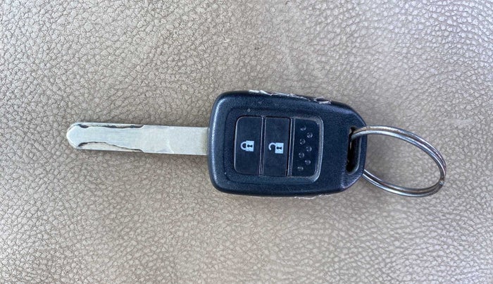 2018 Honda Amaze 1.2L I-VTEC S, Petrol, Manual, 54,566 km, Key Close Up