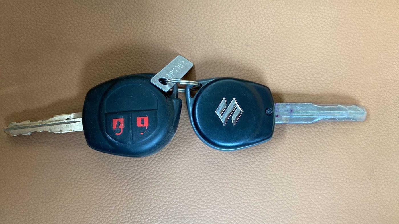 2015 Maruti Swift VXI, Petrol, Manual, 24,474 km, Key Close Up