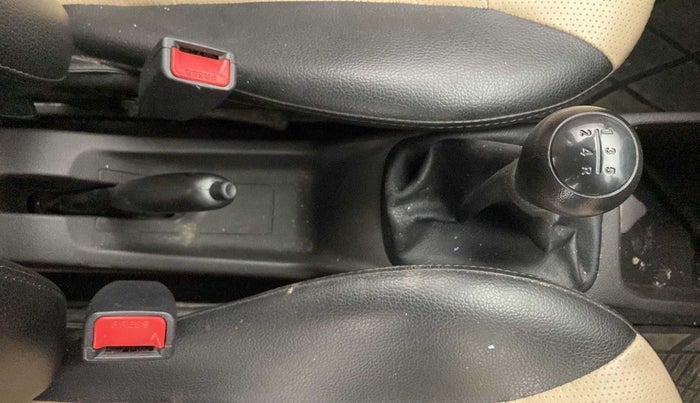 2015 Hyundai Eon D-LITE+, Petrol, Manual, 83,110 km, Gear Lever