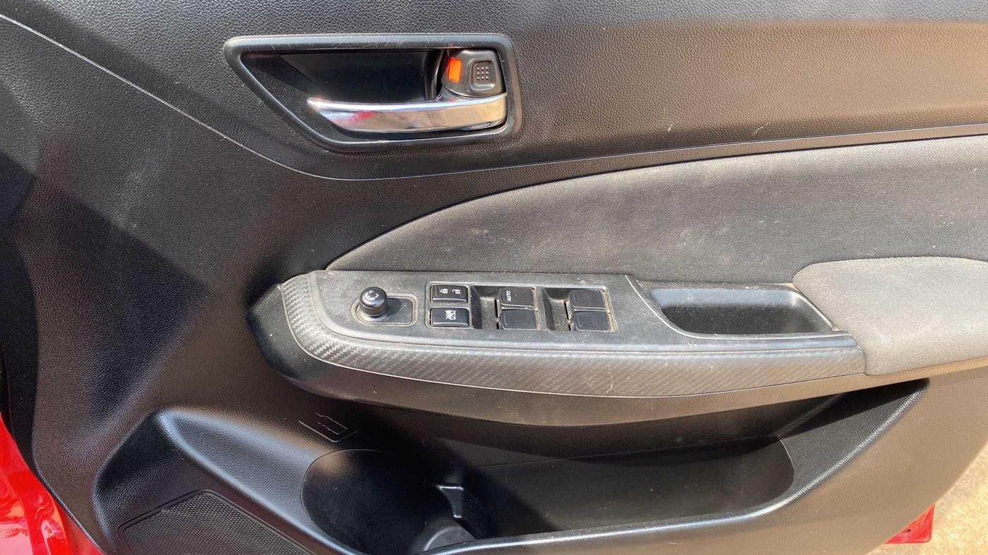2018 Maruti Swift VXI AMT, Petrol, Automatic, 42,854 km, Driver Side Door Panels Control