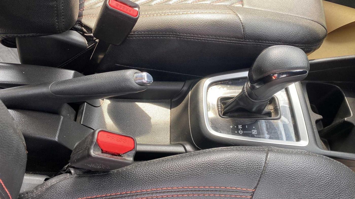 2018 Maruti Swift VXI AMT, Petrol, Automatic, 42,854 km, Gear Lever