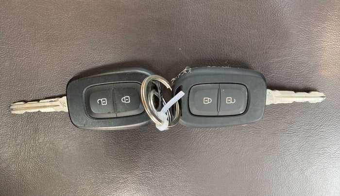 2019 Renault Duster RXS 1.5 PETROL MT, Petrol, Manual, 40,229 km, Key Close Up