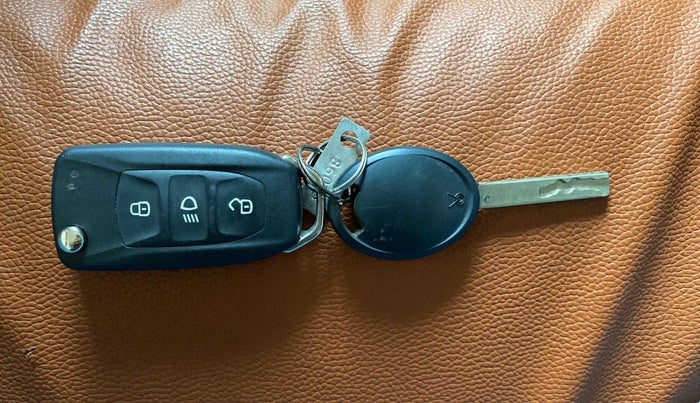 2022 Tata Tiago XZ PLUS CNG, CNG, Manual, 43,059 km, Key Close Up