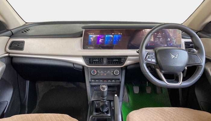 2022 Mahindra XUV700 AX3 D MT 5 STR, Diesel, Manual, 28,671 km, Dashboard