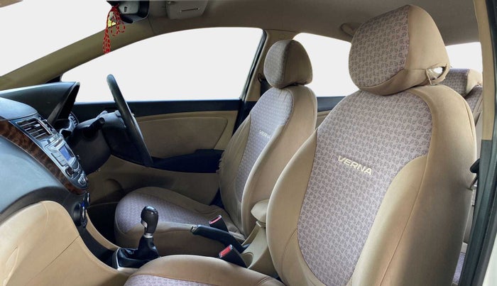 2013 Hyundai Verna FLUIDIC 1.6 VTVT SX, Petrol, Manual, 43,388 km, Right Side Front Door Cabin