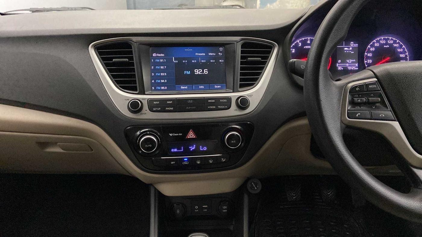 2017 Hyundai Verna 1.6 VTVT SX, Petrol, Manual, 79,384 km, Air Conditioner
