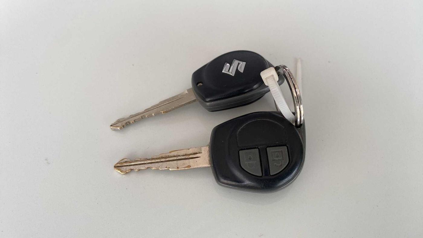 2014 Maruti Swift Dzire VDI, Diesel, Manual, 44,728 km, Key Close Up