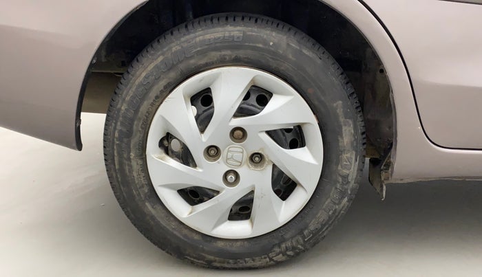 2013 Honda Amaze 1.5L I-DTEC S, Diesel, Manual, 1,06,554 km, Right Rear Wheel