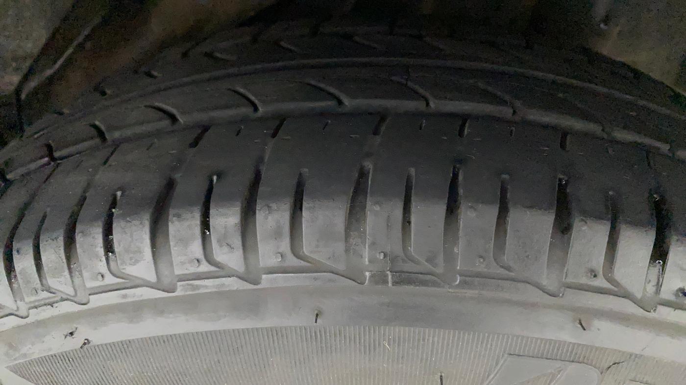 2013 Honda Amaze 1.5L I-DTEC S, Diesel, Manual, 1,06,554 km, Left Rear Tyre Tread