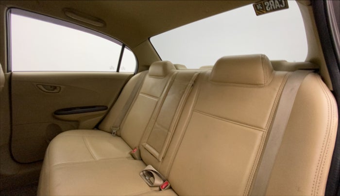 2013 Honda Amaze 1.5L I-DTEC S, Diesel, Manual, 1,06,554 km, Right Side Rear Door Cabin