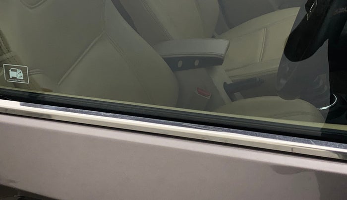 2013 Honda Amaze 1.5L I-DTEC S, Diesel, Manual, 1,06,554 km, Driver-side door - Weather strip has minor damage