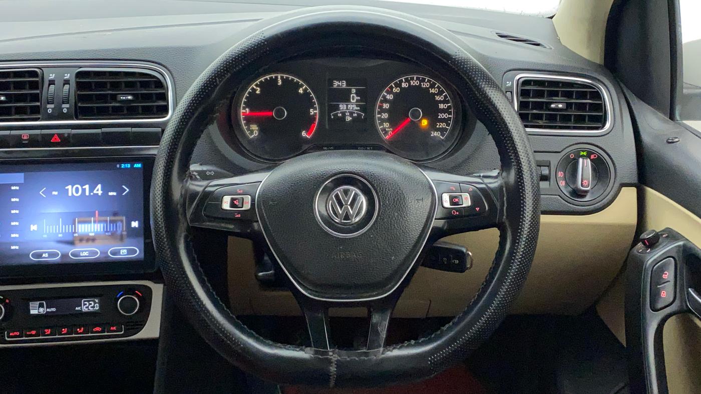 2016 Volkswagen Polo HIGHLINE1.5L, Diesel, Manual, 93,613 km, Steering Wheel Close Up