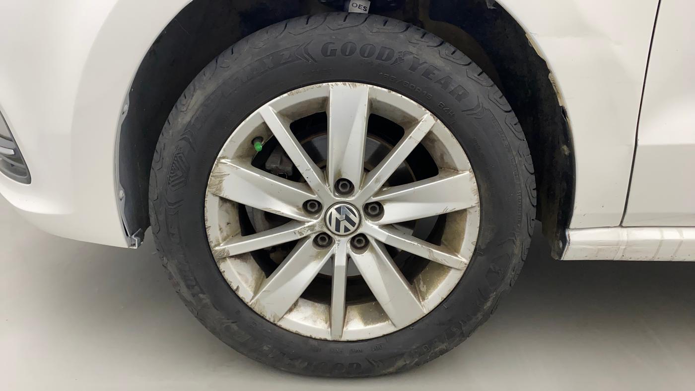 2016 Volkswagen Polo HIGHLINE1.5L, Diesel, Manual, 93,613 km, Left Front Wheel