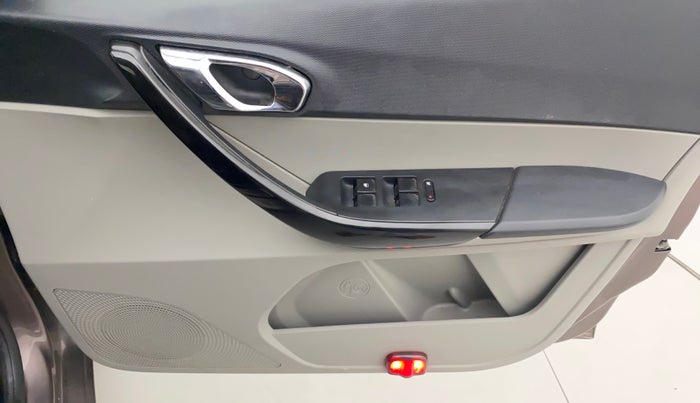 2019 Tata Tiago XZ PETROL, Petrol, Manual, 51,269 km, Driver Side Door Panels Control