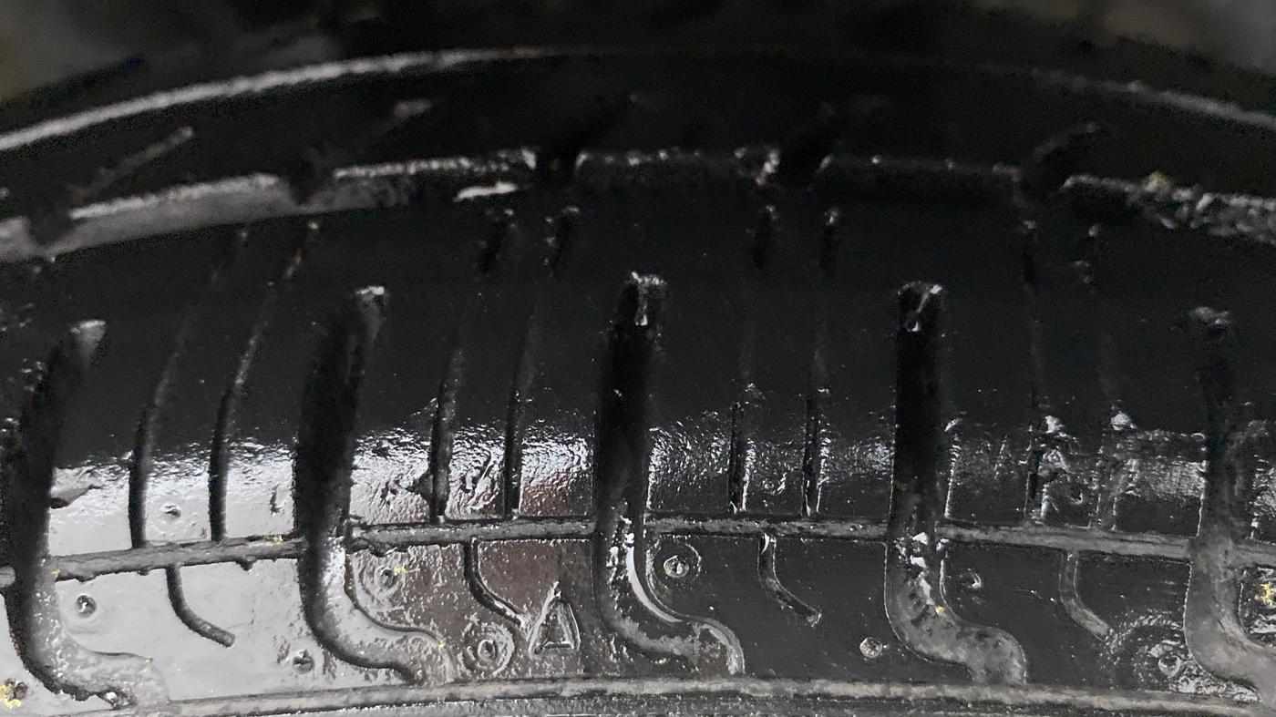 2017 Renault Kwid RXT 1.0, Petrol, Manual, 46,351 km, Right Front Tyre Tread