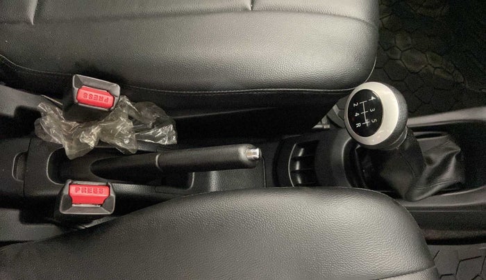 2013 Maruti Wagon R 1.0 VXI, Petrol, Manual, 10,786 km, Gear Lever