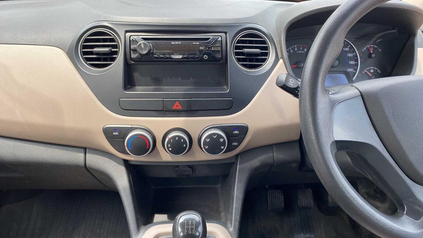 2017 Hyundai Grand i10 MAGNA 1.2 KAPPA VTVT, Petrol, Manual, 28,474 km, Air Conditioner