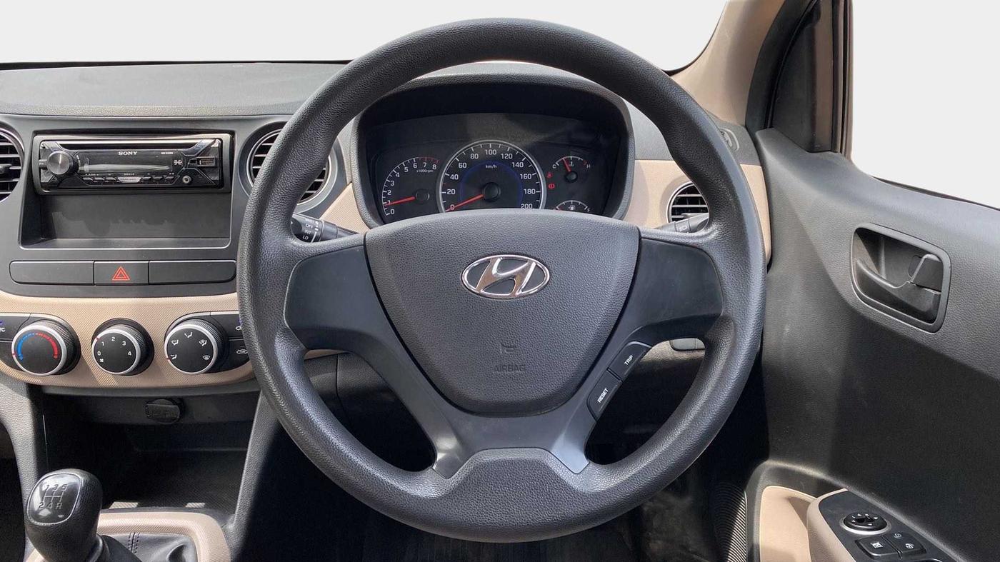 2017 Hyundai Grand i10 MAGNA 1.2 KAPPA VTVT, Petrol, Manual, 28,474 km, Steering Wheel Close Up