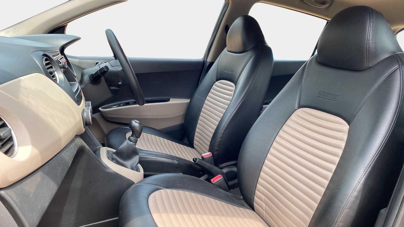 2017 Hyundai Grand i10 MAGNA 1.2 KAPPA VTVT, Petrol, Manual, 28,474 km, Right Side Front Door Cabin