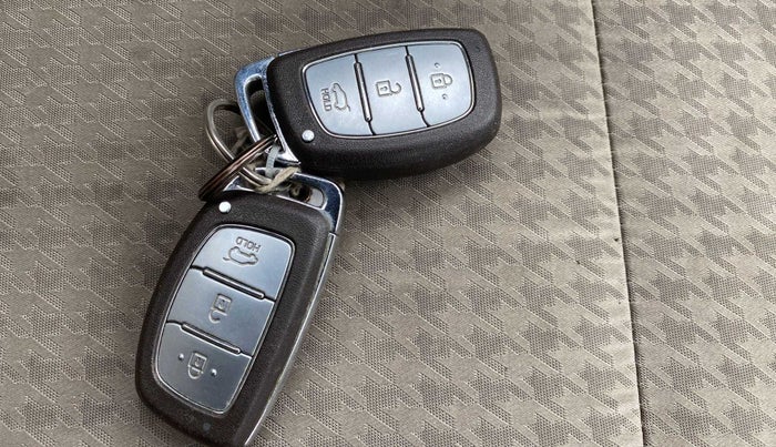 2018 Hyundai Elite i20 ASTA 1.2 (O), Petrol, Manual, 19,511 km, Key Close Up